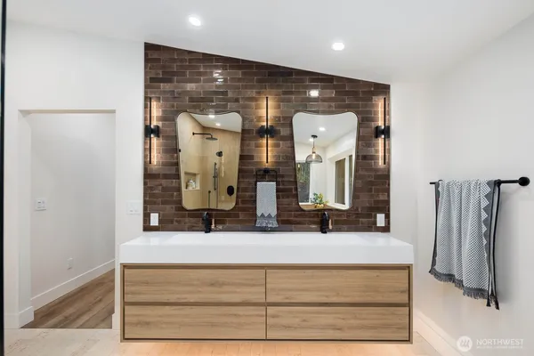 $1,665,000 | 32922 Southeast Kuzak Road, Enumclaw, WA 98022