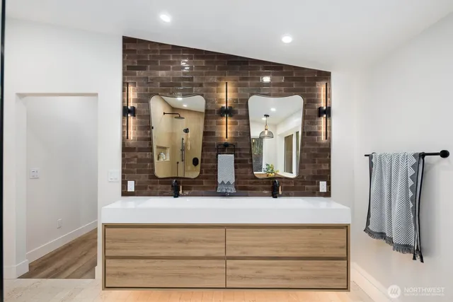 $1,850,000 | 32922 Southeast Kuzak Road, Enumclaw, WA 98022