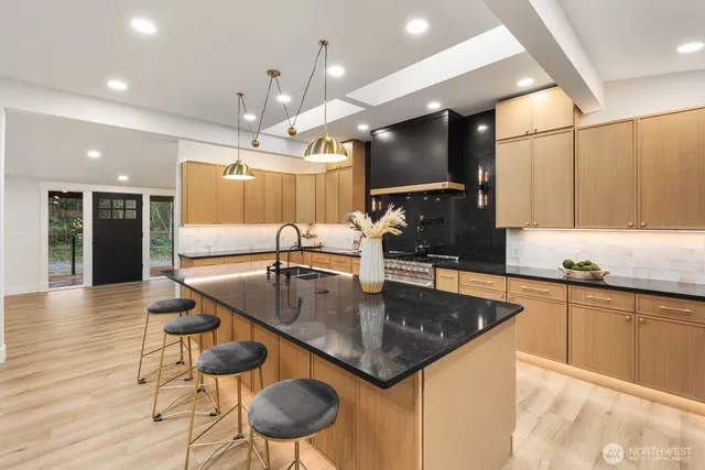 $1,850,000 | 32922 Southeast Kuzak Road, Enumclaw, WA 98022