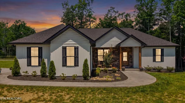 $475,000 | 738 Toomey Fls Road, Oneida, TN 37841