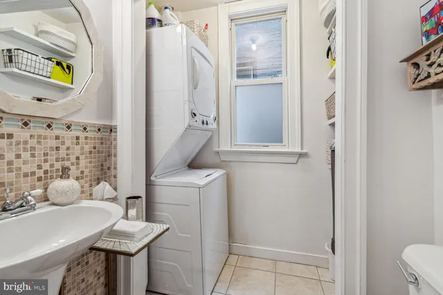 a bathroom with a sink and toilet