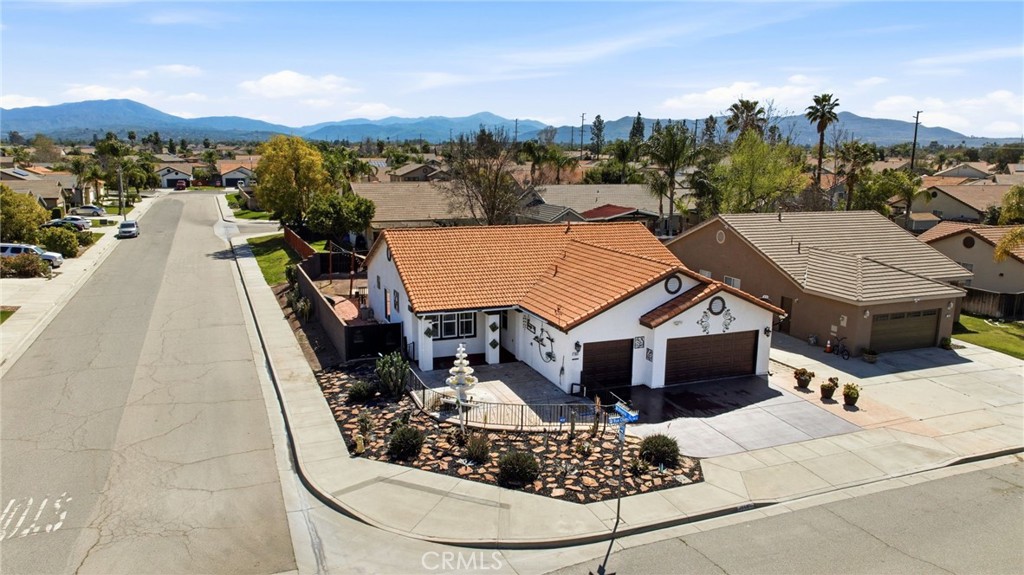 1853 Rue Chablis San Jacinto, CA 92583 - Photo 26 of 27 a view of a terrace with a terrace