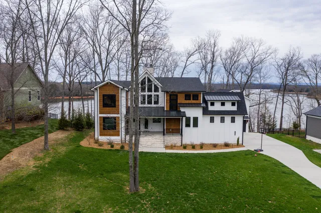 $1,599,000 | 1750 Awalt Drive, Winchester, TN 37398