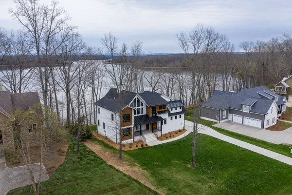 $1,599,000 | 1750 Awalt Drive, Winchester, TN 37398