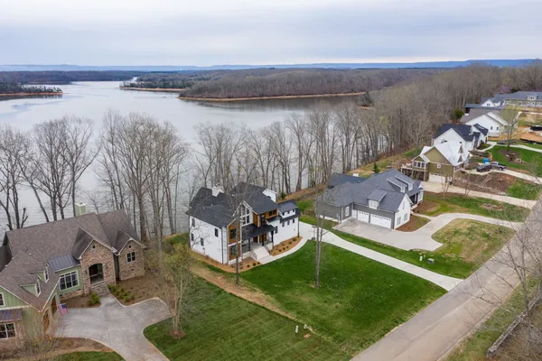 $1,599,000 | 1750 Awalt Drive, Winchester, TN 37398