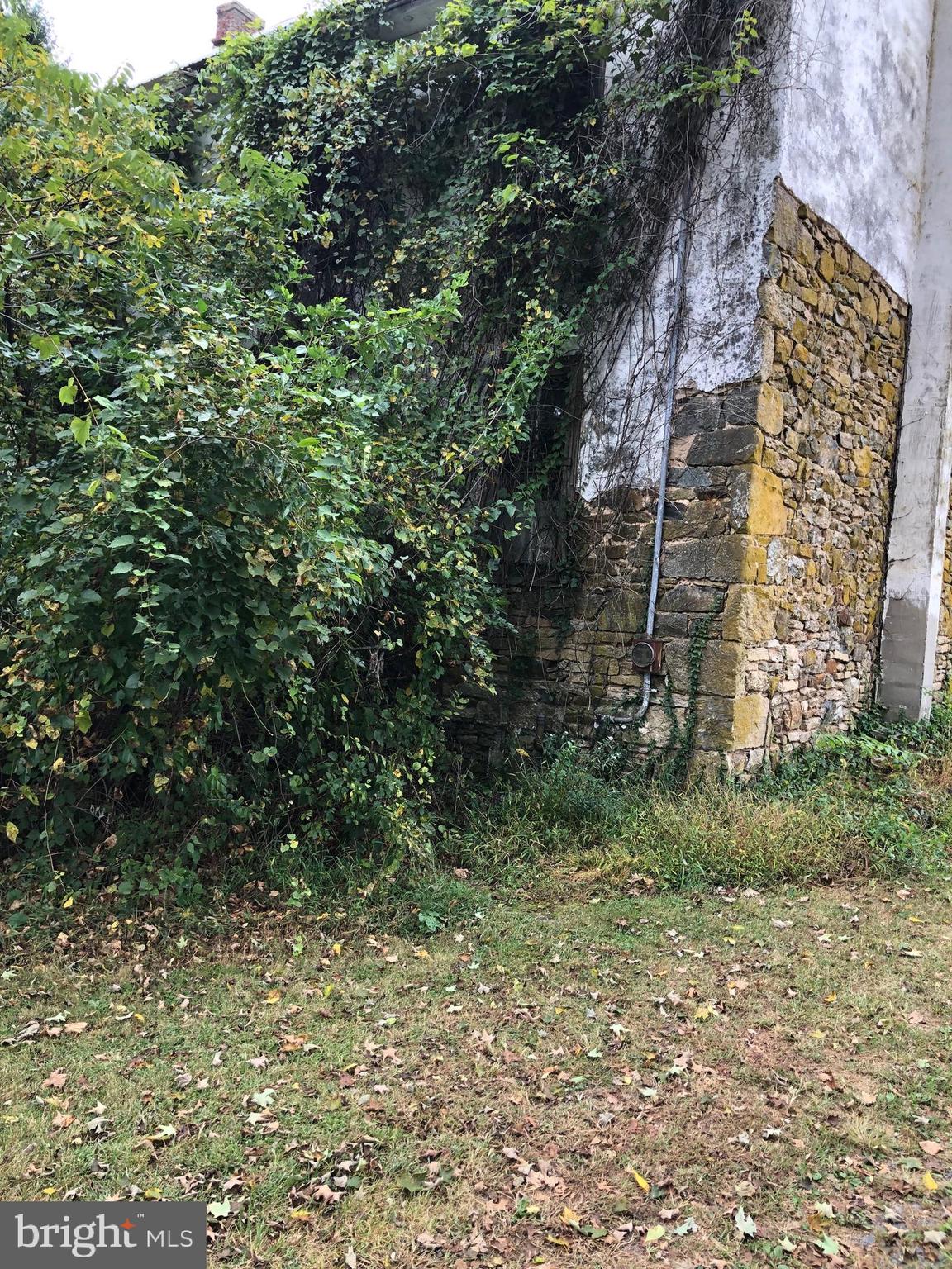 190 Morningside Road Elverson, PA 19520 - Photo 6 of 7 a view of a yard