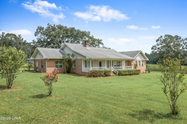 $699,999 | 2822 River Road, Vernon, FL 32462