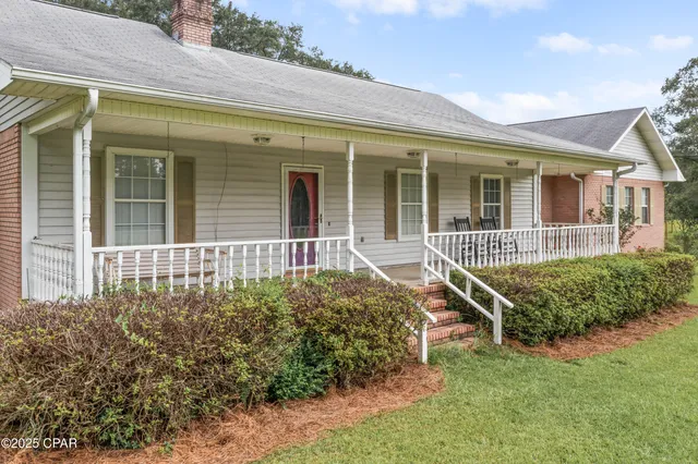 $699,999 | 2822 River Road, Vernon, FL 32462