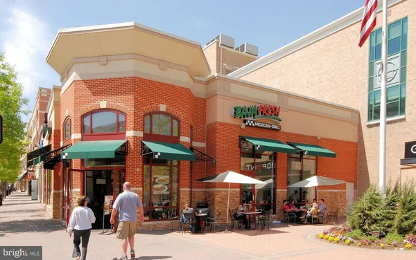 $2,925 | 900 North Garfield Street, Unit 2, Arlington, VA 22201