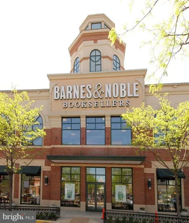 $2,925 | 900 North Garfield Street, Unit 2, Arlington, VA 22201