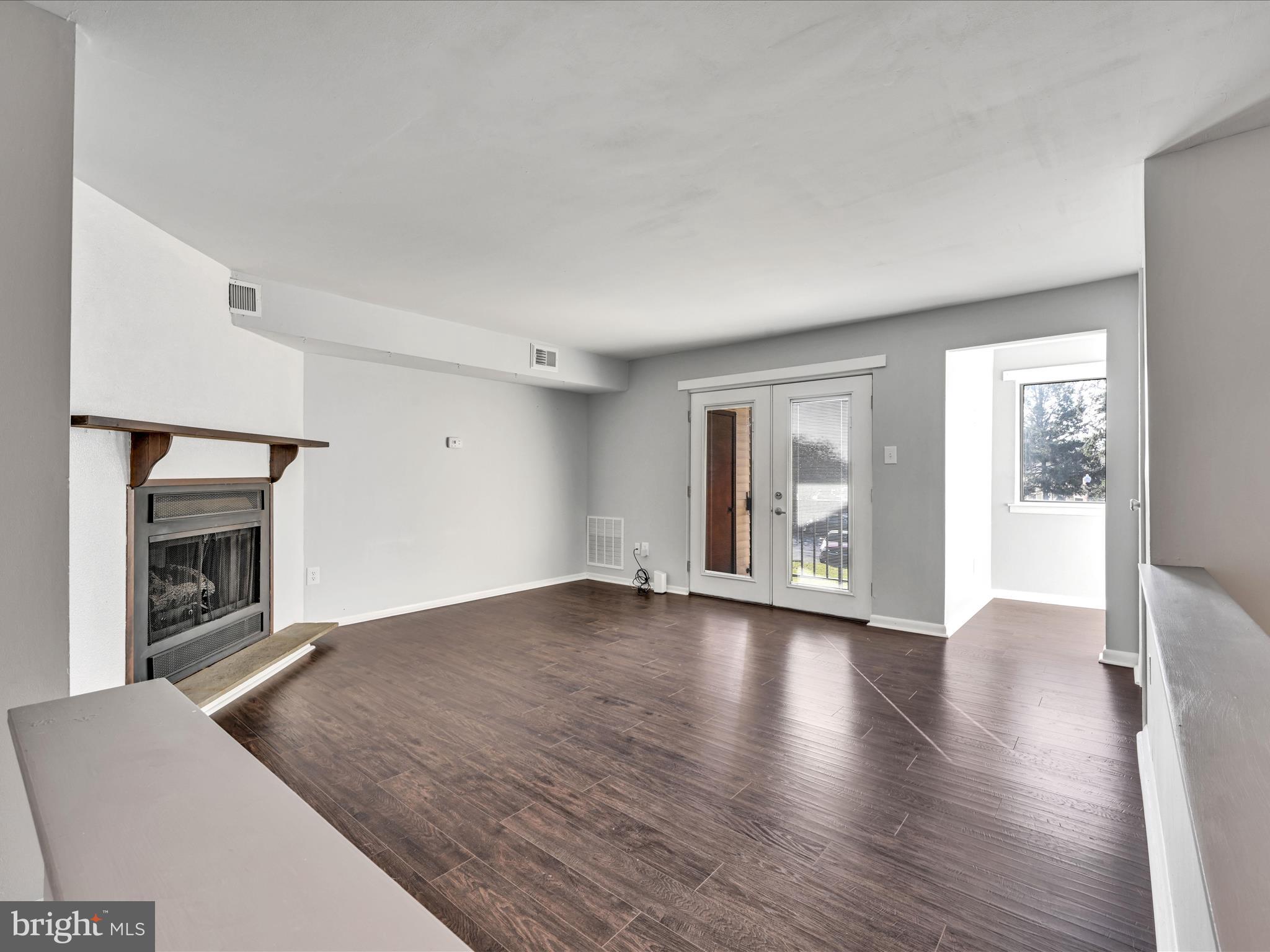 3 Lancaster Estates Mount Joy, PA 17552 - Photo 8 of 25 Living Room