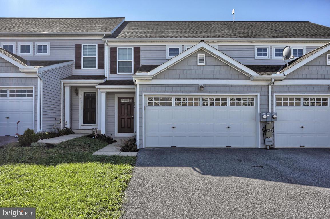 560 Fox Ridge Lane Lebanon, PA 17042 - Photo 1 of 33 Gallery Image 1