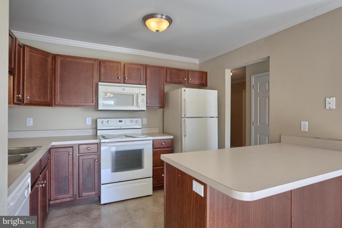 560 Fox Ridge Lane Lebanon, PA 17042 - Photo 2 of 33 Gallery Image 2