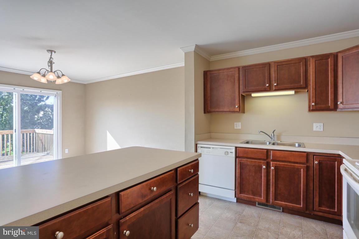 560 Fox Ridge Lane Lebanon, PA 17042 - Photo 6 of 33 Gallery Image 6