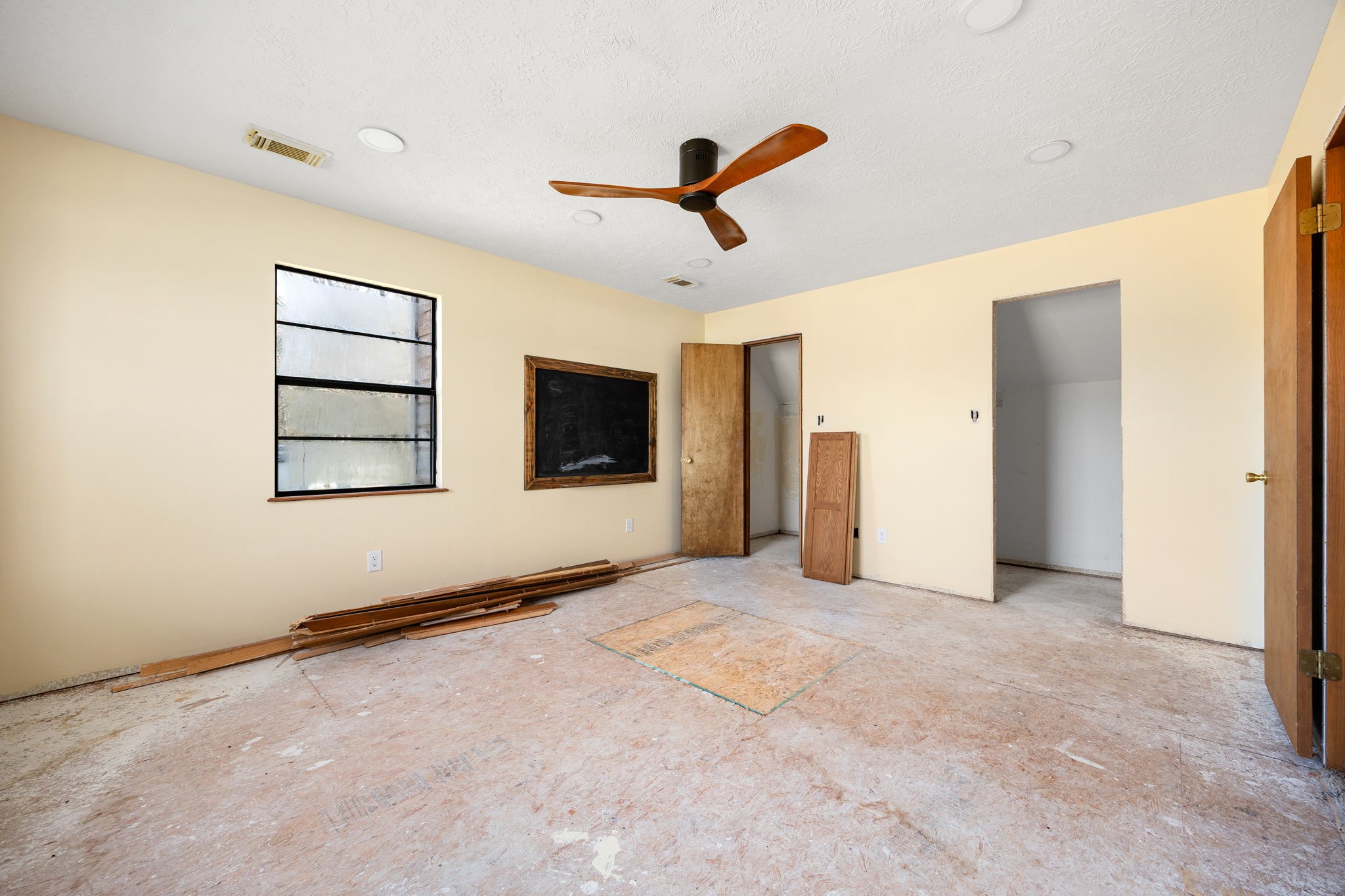 236 Pine Ridge Drive Cleveland, TX 77327 - Photo 21 of 30 a view of empty room with ceiling fan