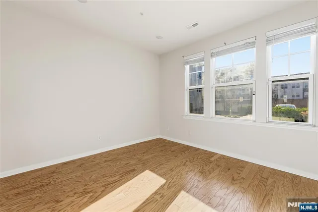 $3,700 | 38 Bond Street, Unit 38, Trenton, NJ 08618