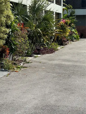$2,500 | 2452 Taylor Street, Unit 204, Hollywood, FL 33020