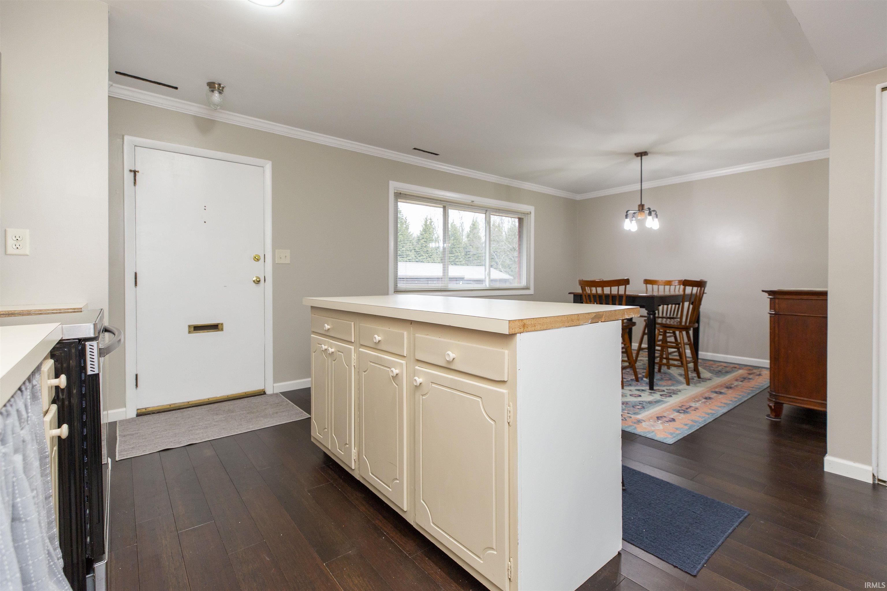 2500 Topsfield Road, Unit 211 South Bend, IN 46614 - Photo 3 of 35 Gallery Image 3