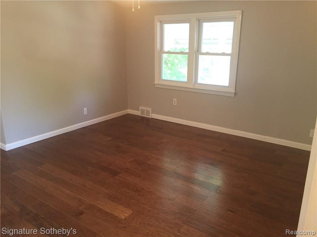 1761 Hampton Road Grosse Pointe, MI 48236 - Photo 28 of 43 IMG_2426.JPG