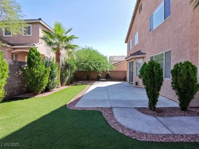 $2,400 | 9964 Canyon Peak Drive, Las Vegas, NV 89147