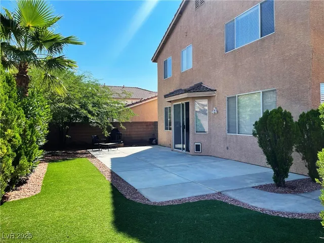 $2,400 | 9964 Canyon Peak Drive, Las Vegas, NV 89147