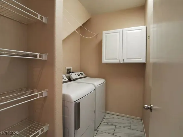 $2,400 | 9964 Canyon Peak Drive, Las Vegas, NV 89147