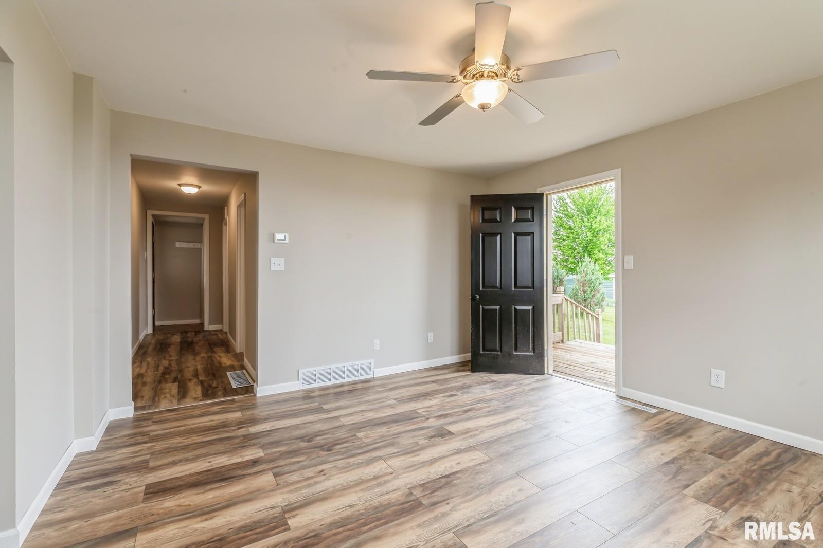 907 Main Street Delmar, IA 52037 - Photo 5 of 19 Gallery Image 5