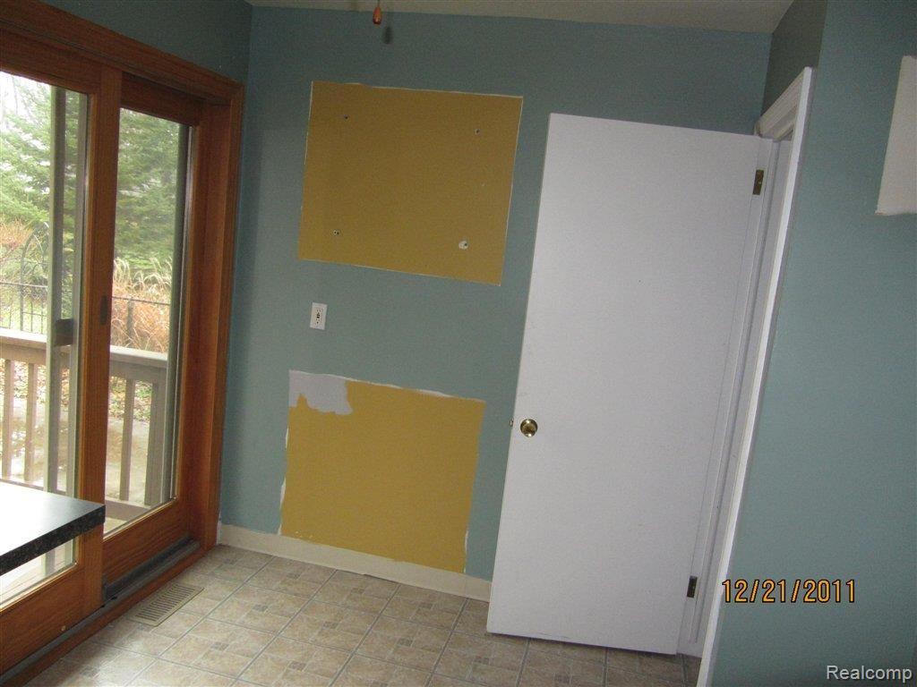 533 Vernier Road Grosse Pointe, MI 48236 - Photo 6 of 9 533 Vernier Grosse Pointe Woods