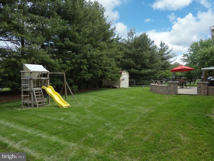 1474 Overlook Road Yardley, PA 19067 - Photo 19 of 24 Exterior Back
