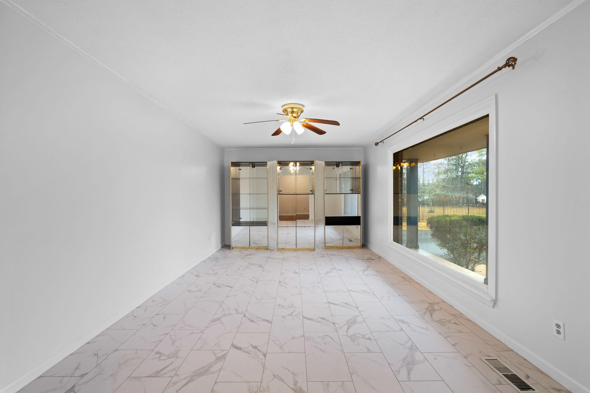 7927 Long Drive Chattanooga, TN 37421 - Photo 6 of 41 upstairs living room