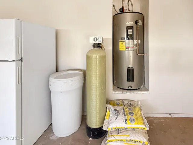 a view of a back yard of the house