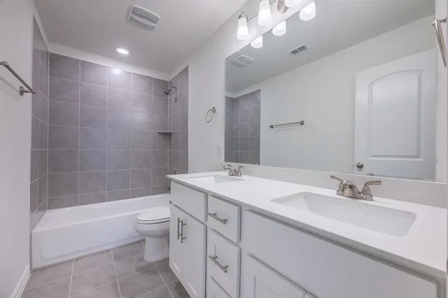 an empty room with an entryway