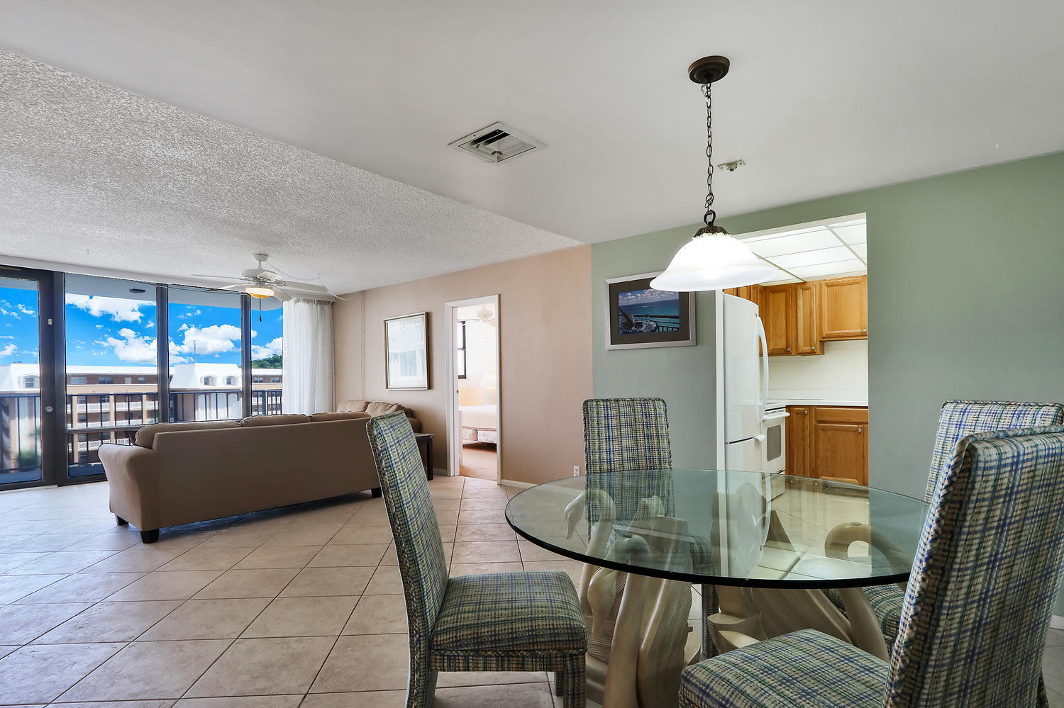 336 Golfview Road, Unit 511 North Palm Beach, FL 33408 - Photo 5 of 14 Dining/Living Rooms