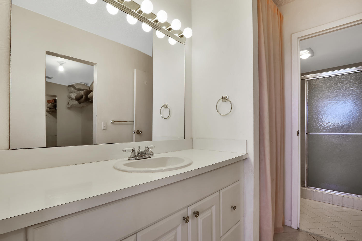 336 Golfview Road, Unit 511 North Palm Beach, FL 33408 - Photo 9 of 14 Master Bathroom