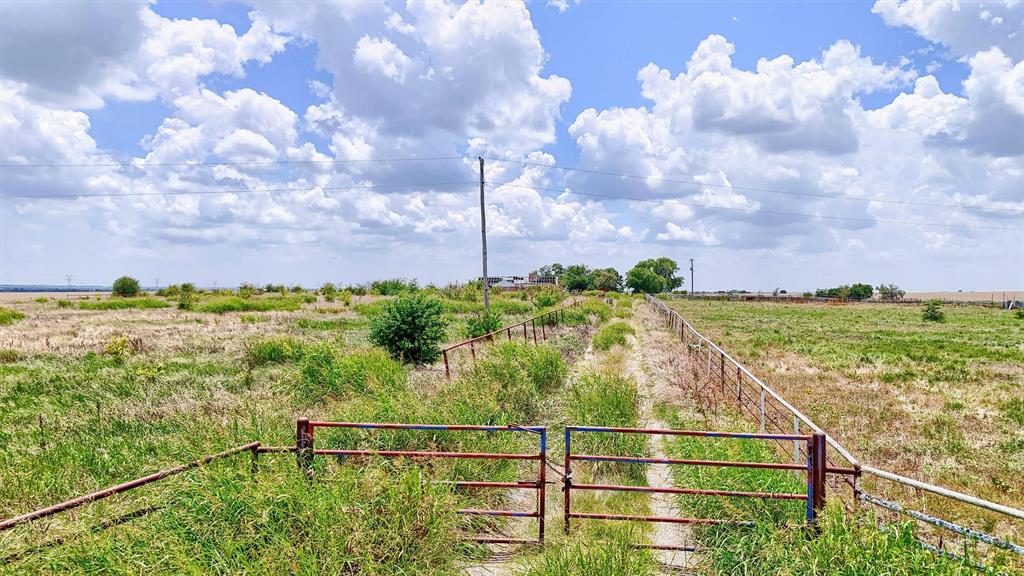 902 & Wall Street Howe, TX 75459 - Photo 15 of 16 a view of a garden from a balcony