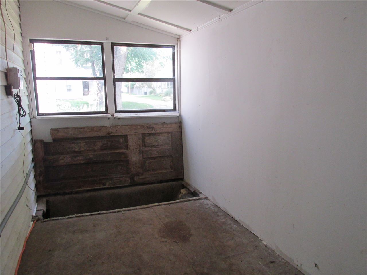 319 West 10th Street Rochester, IN 46975 - Photo 11 of 17
