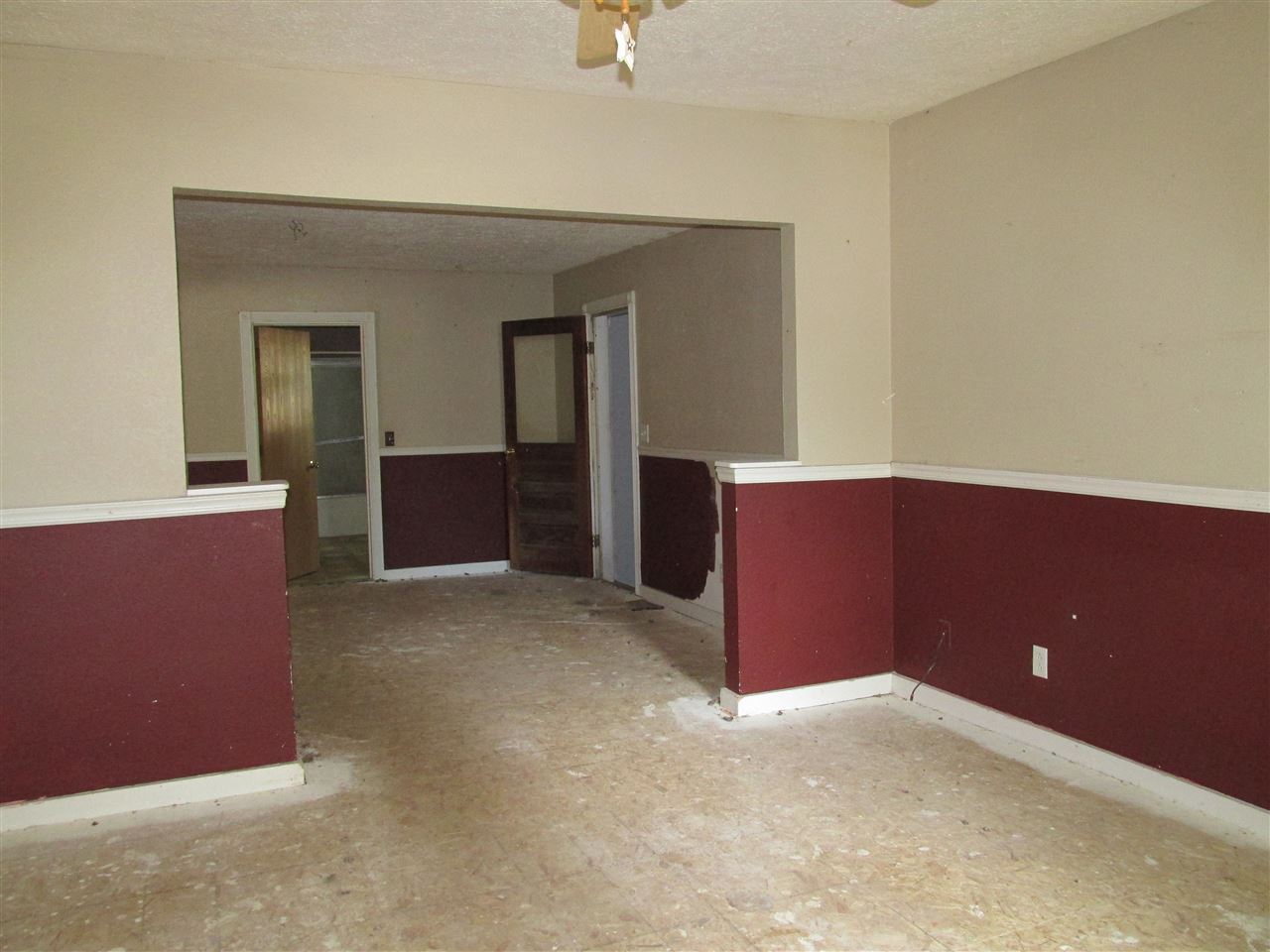 319 West 10th Street Rochester, IN 46975 - Photo 4 of 17
