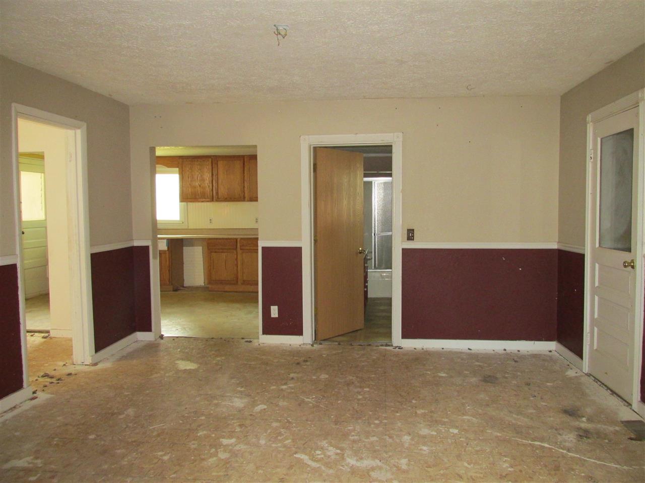 319 West 10th Street Rochester, IN 46975 - Photo 5 of 17