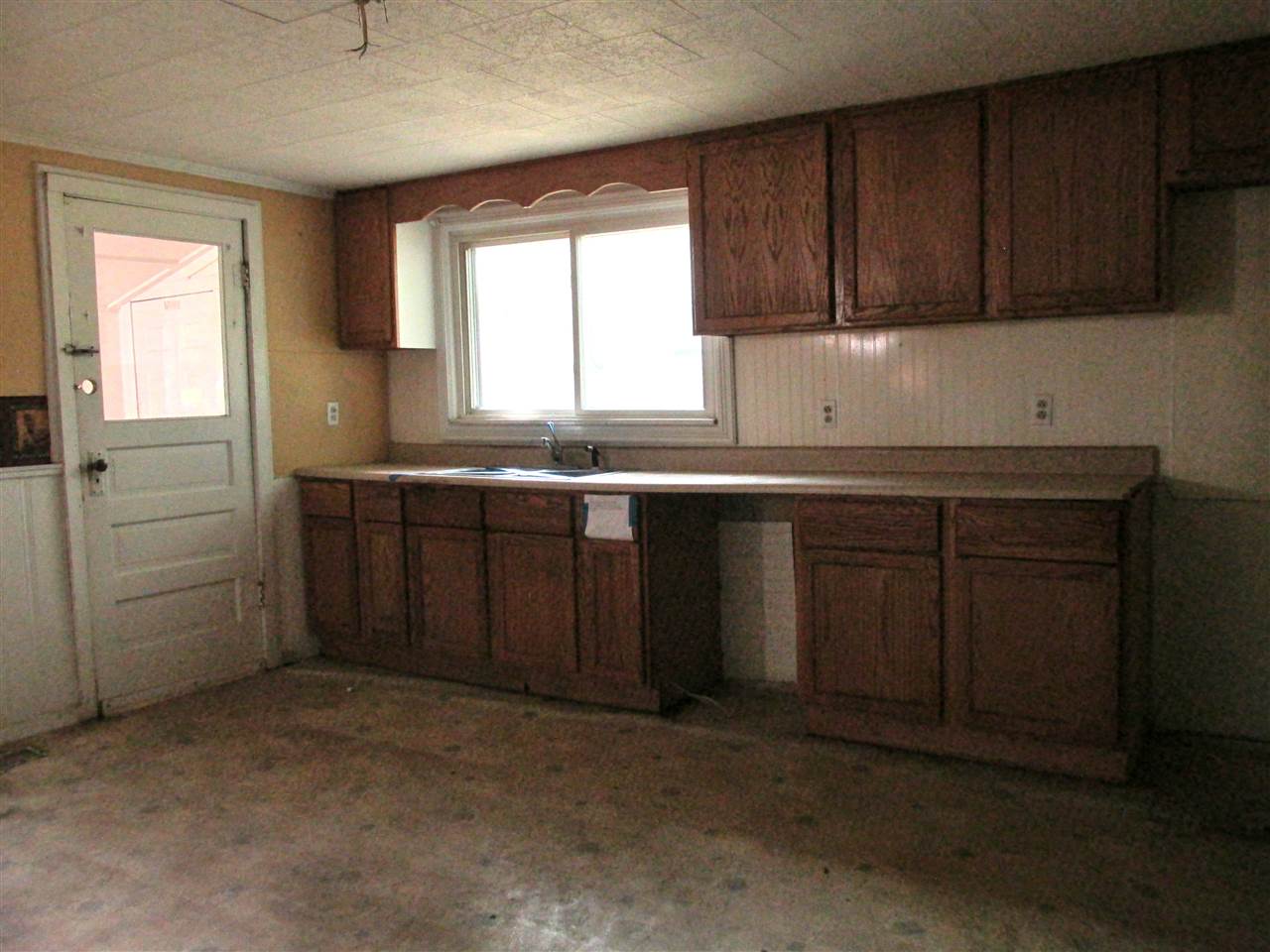 319 West 10th Street Rochester, IN 46975 - Photo 6 of 17