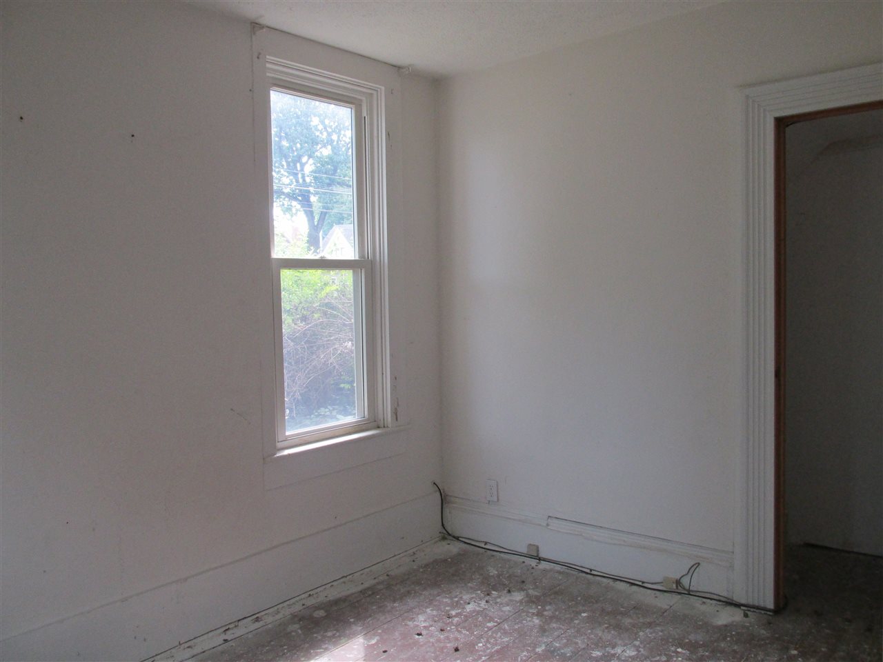 319 West 10th Street Rochester, IN 46975 - Photo 7 of 17