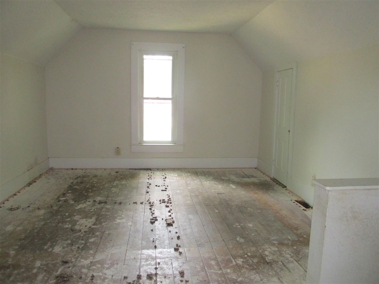 319 West 10th Street Rochester, IN 46975 - Photo 9 of 17