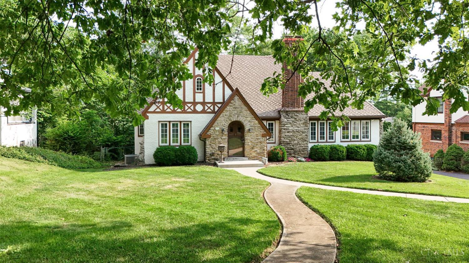 34 Fleming Road Wyoming, OH 45215 - Photo 2 of 63
