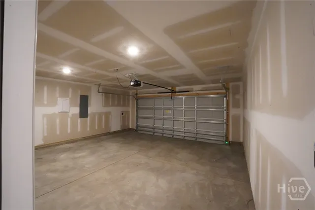 $2,300 | 457 Coconut Drive, Bloomingdale, GA 31302