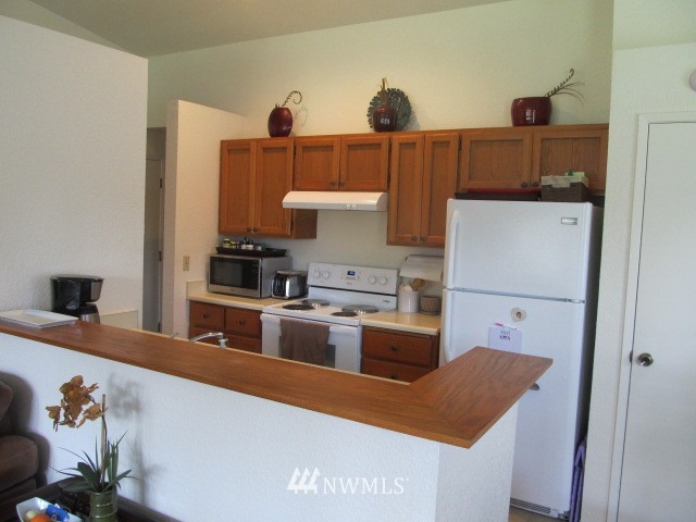 1432 Southwest 320th Place Federal Way, WA 98023 - Photo 4 of 7