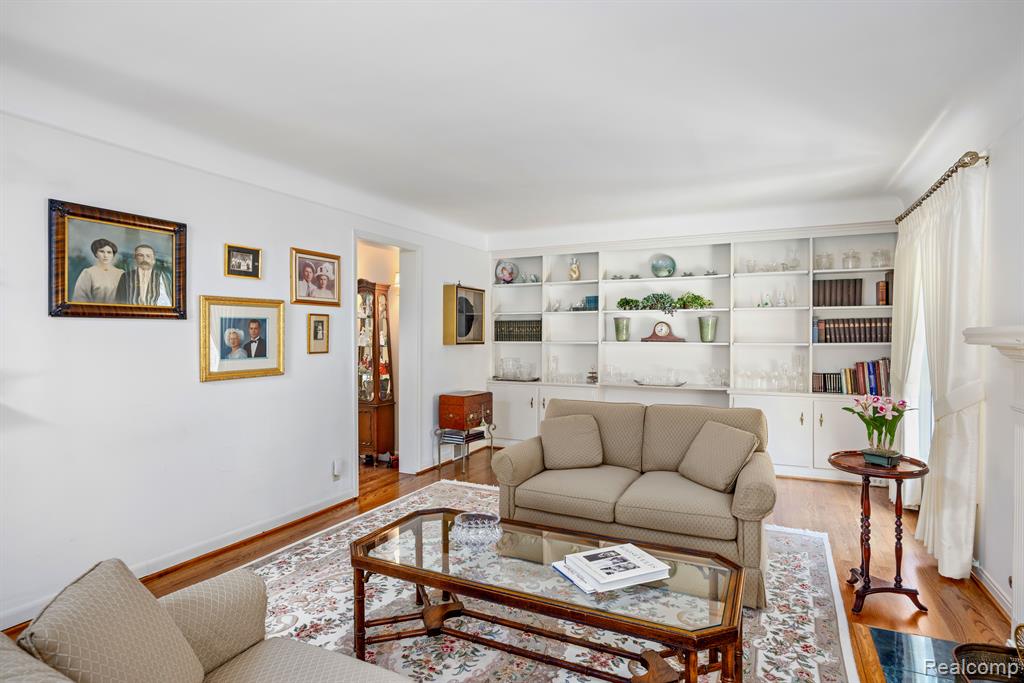 1020 Yorkshire Road Grosse Pointe Park, MI 48230 - Photo 10 of 83