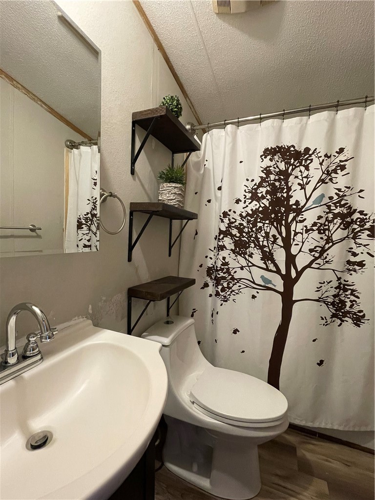 108 Vienna Road Arcadia, NY 14513 - Photo 16 of 18 full bathroom