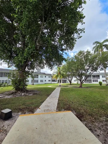 a view of an entryway with staircase