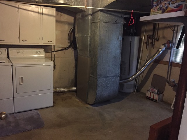 540 Glendale Road Glenview, IL 60025 - Photo 18 of 18 a view of a storage & utility room with washer and dryer