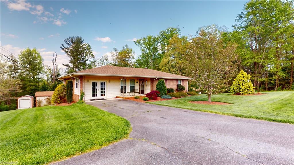 124 Avondale Road Mount Airy, NC 27030 - Photo 1 of 36 Gallery Image 1