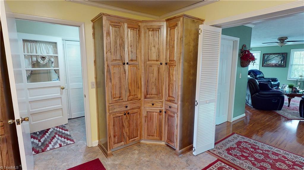 124 Avondale Road Mount Airy, NC 27030 - Photo 12 of 36 Gallery Image 12